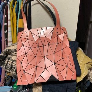 Geometric pattern purse